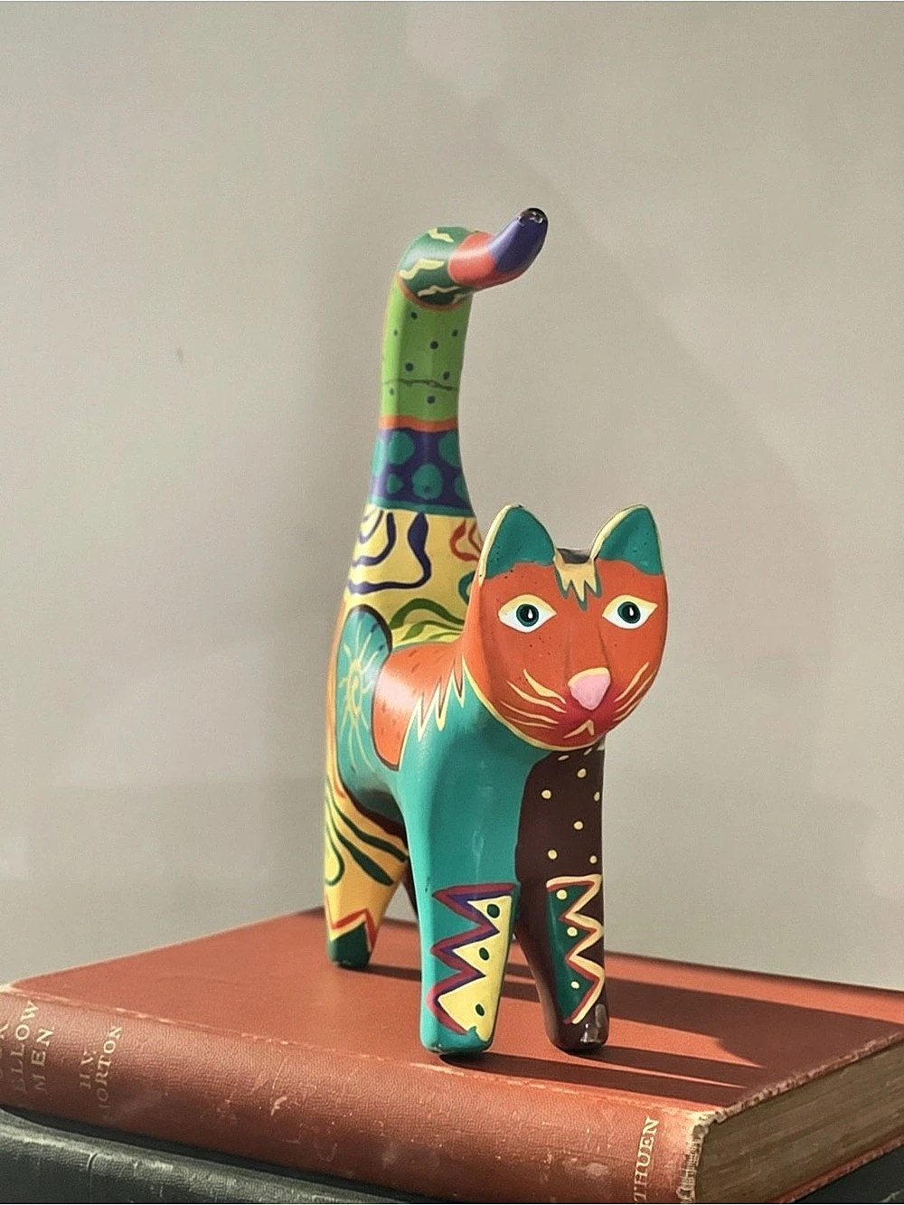 Vintage Folk Art Hand-Painted Cat Sculpture Figurine Decor